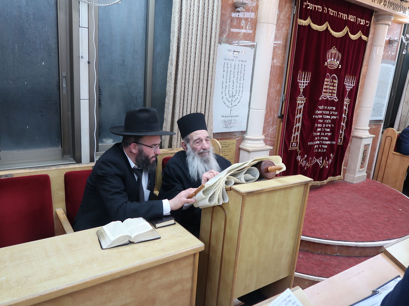 פורים אצל הגאון רבי ניסים בן שמעון