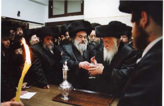 14 שנים להסתלקותו בסערה השמימה: בויז'ניץ מציינים את הילולת בעל ה'ישועות משה' זי"ע