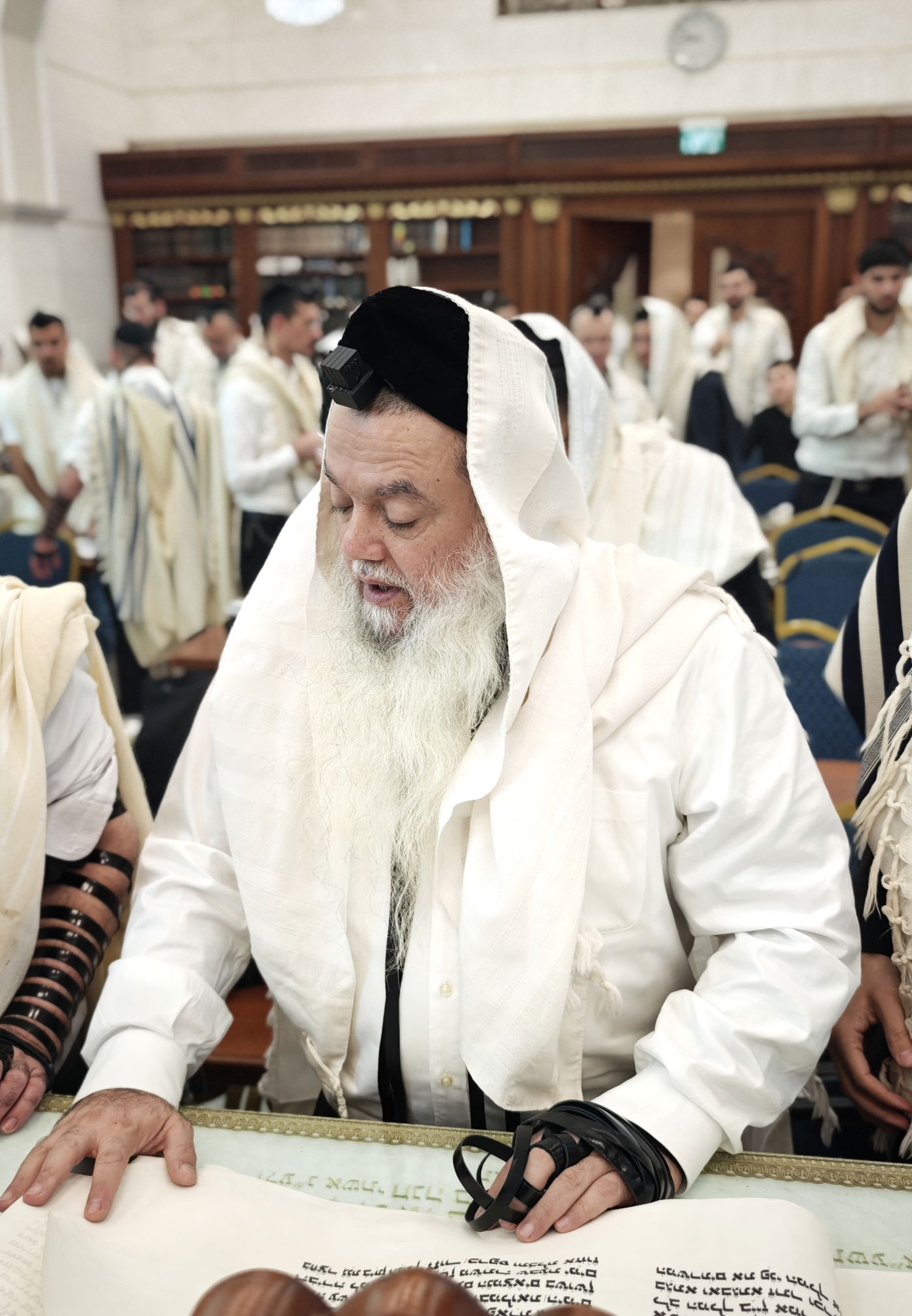 פורים אצל הגאון רבי יגאל כהן