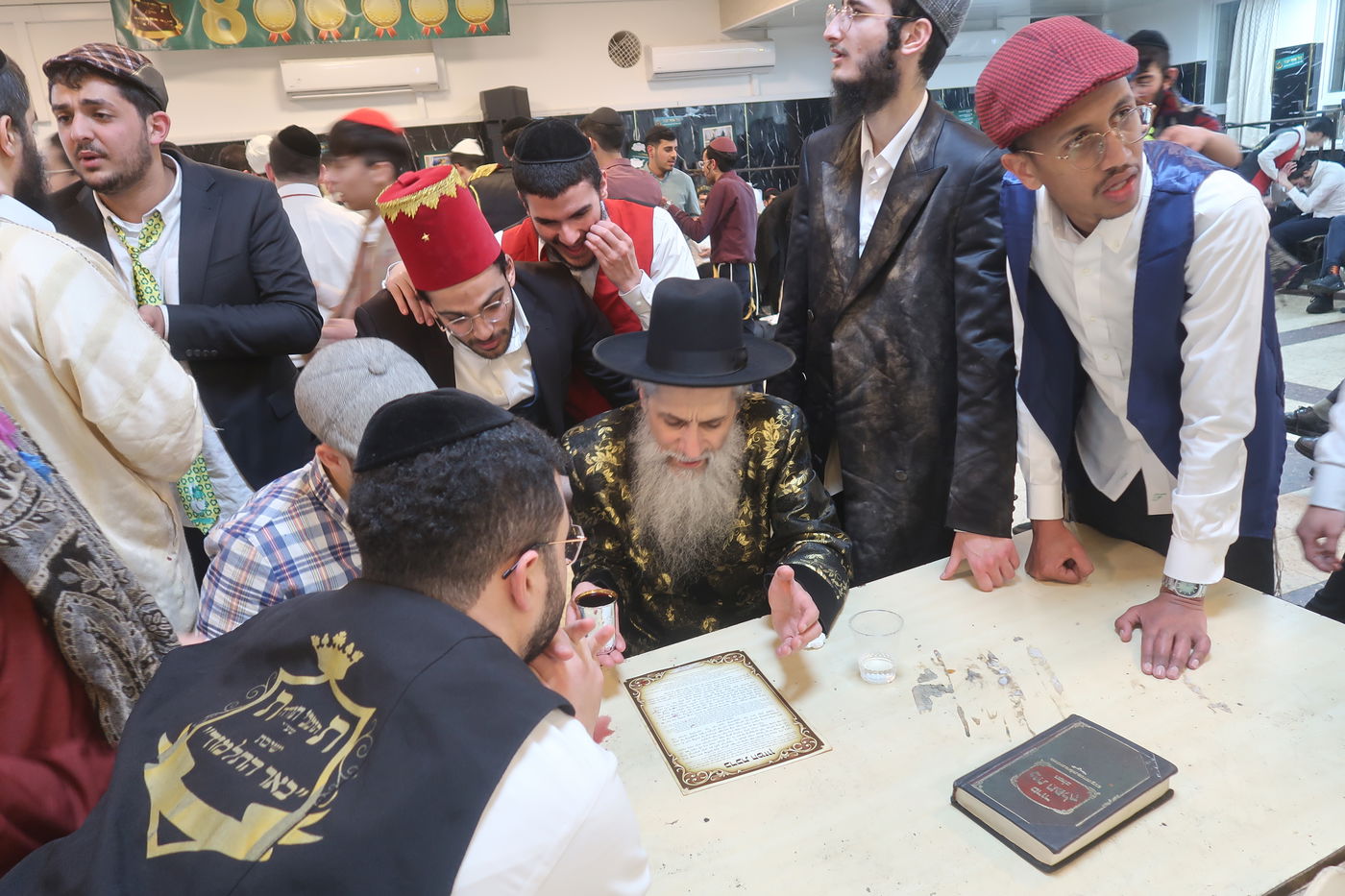 פורים אצל הגאון רבי חנוך כהן