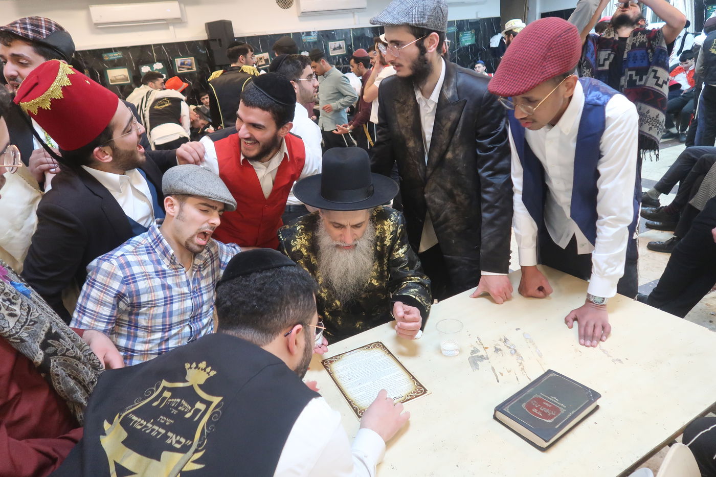 פורים אצל הגאון רבי חנוך כהן