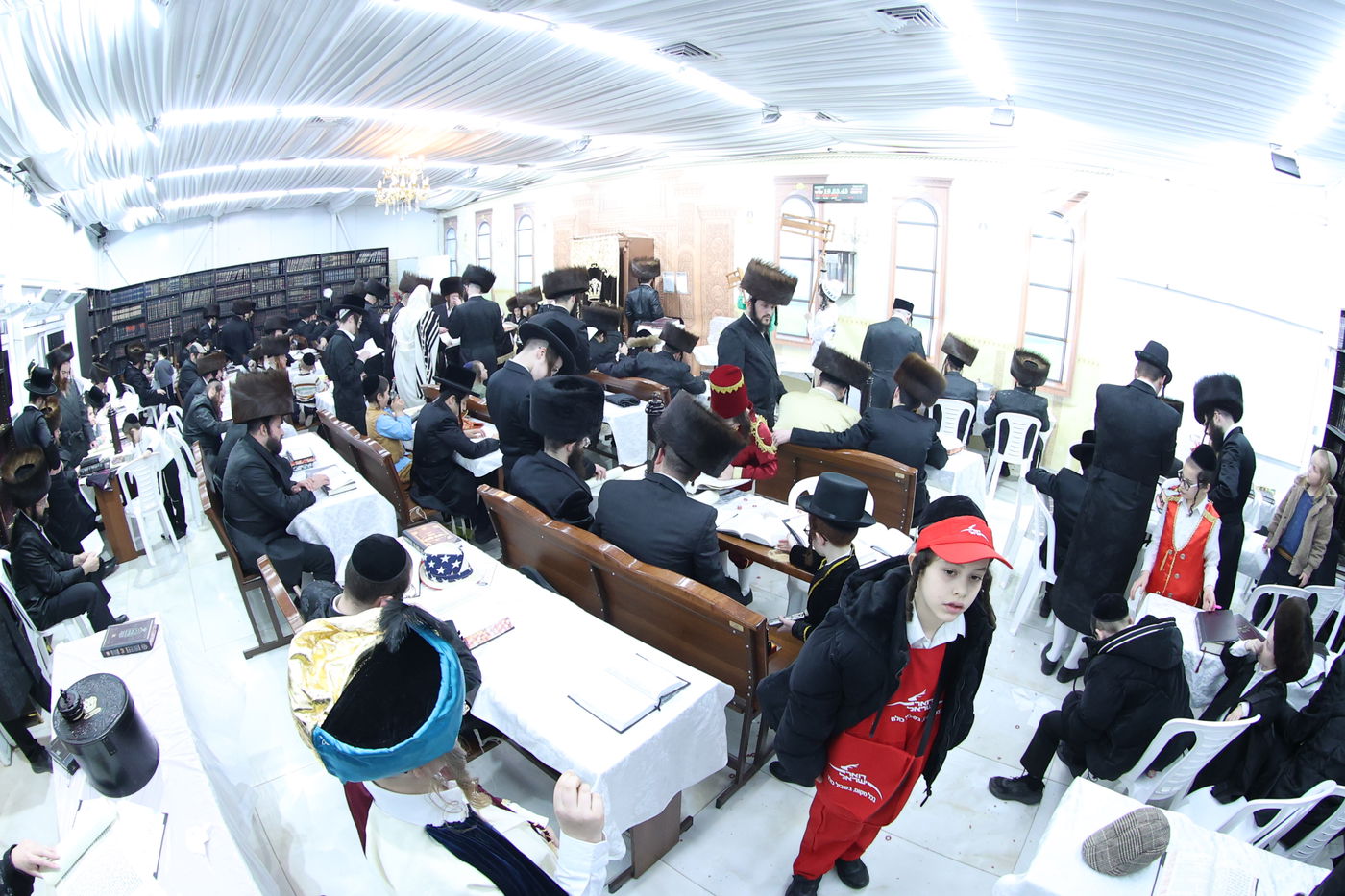 פורים בחצה"ק ספינקא בית שמש