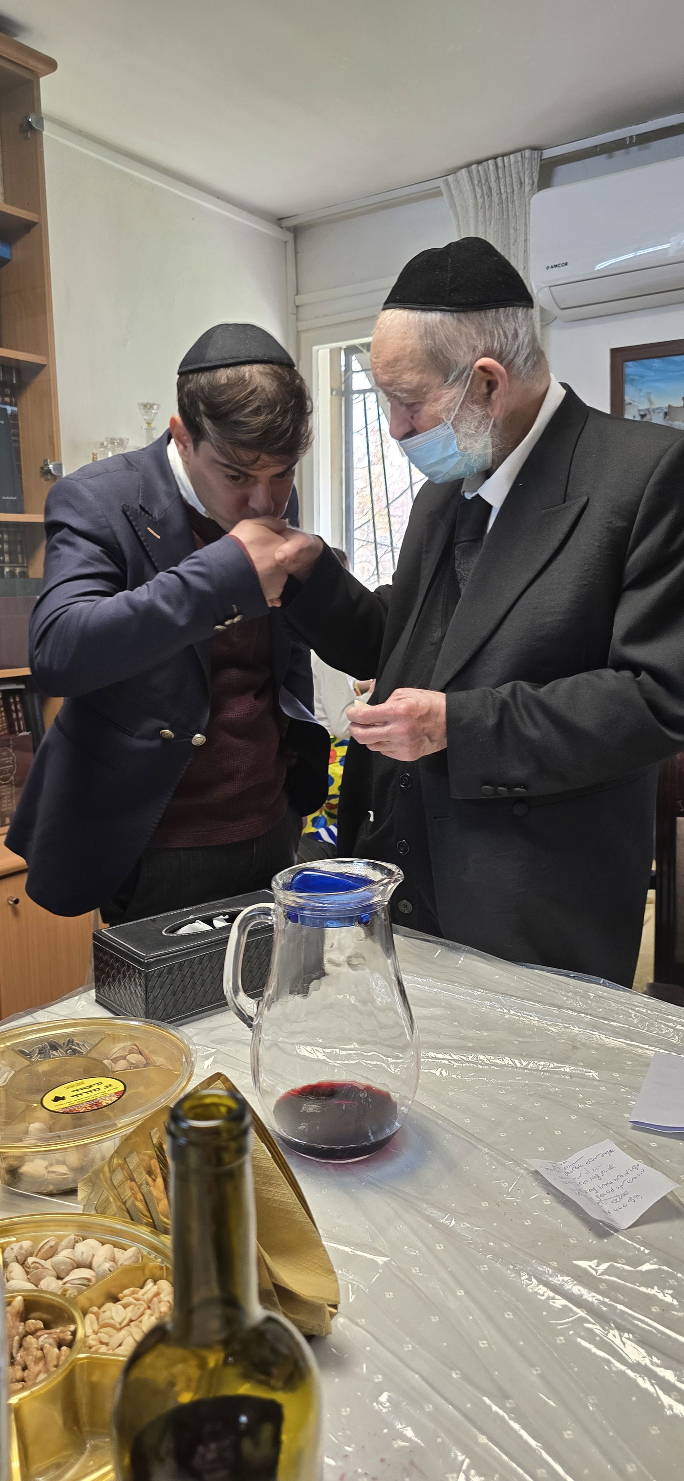 פורים אצל הגאון רבי יצחק כהן 