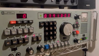 מלחיץ: כך נשמע ערוץ הרדיו שמשדר ספרות בפרסית - והאזהרה של ה-CIA מסוכנים רדומים | צפו