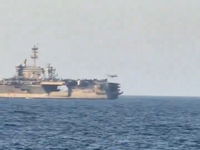 כזה לא ראיתם: טילי טומהוק עפים לצד נחיתות והמראות מנושאת המטוסים | תיעוד מטורף