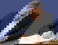 שר החוץ האיראני שיגר מכתב לאו"ם - ודרש "פיצויים" מאמריקה | ולמה לא מישראל?