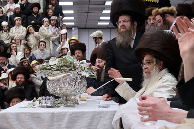 פורים בחצה"ק סאטמר