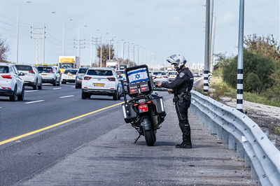 שמעתם אזעקה באמצע הנהיגה ברכב? זו אזהרת המשטרה | צפו