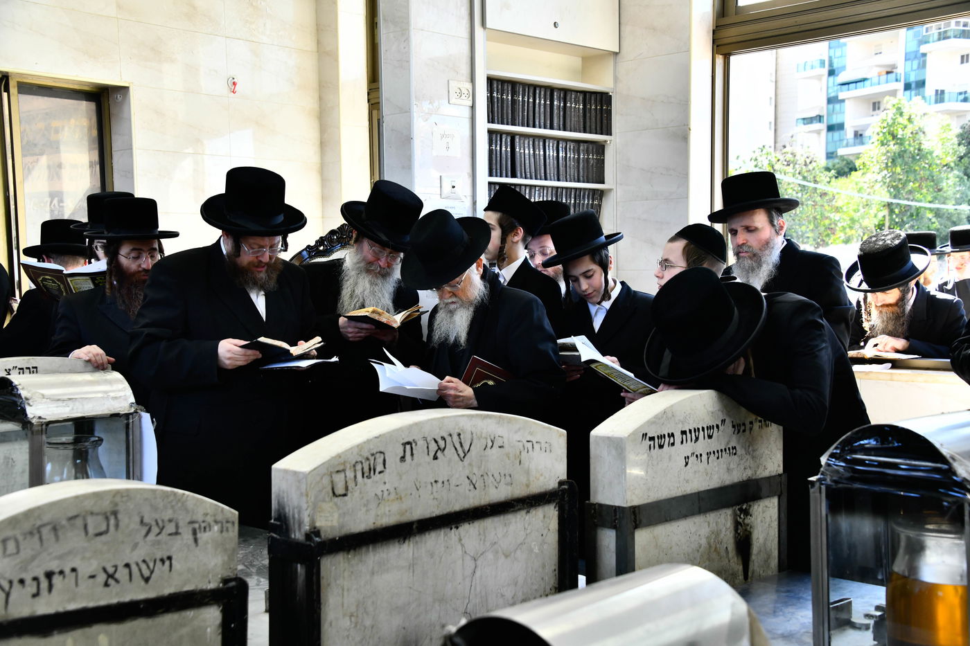 הילולא קדישא בויז'ניץ