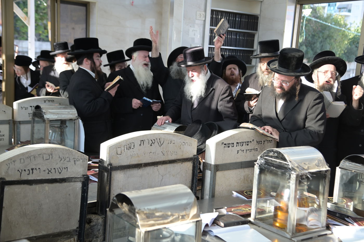 הילולא קדישא בויז'ניץ