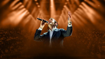 שמוליק סוכות בבנייני האומה בלייב: "גיבור עולם"