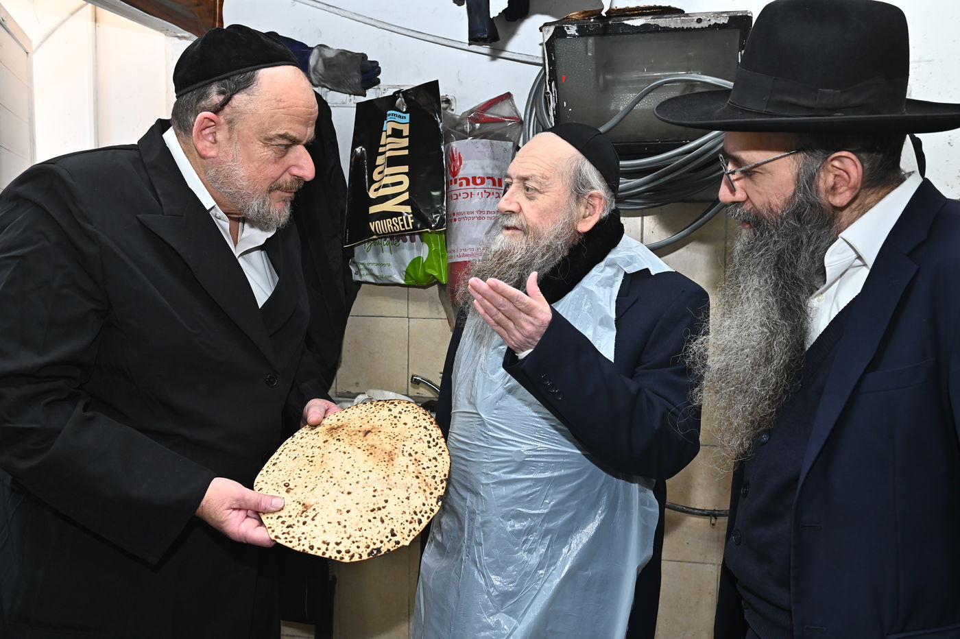 המקובל הגאון רבי דוד בצרי באפיית המצות