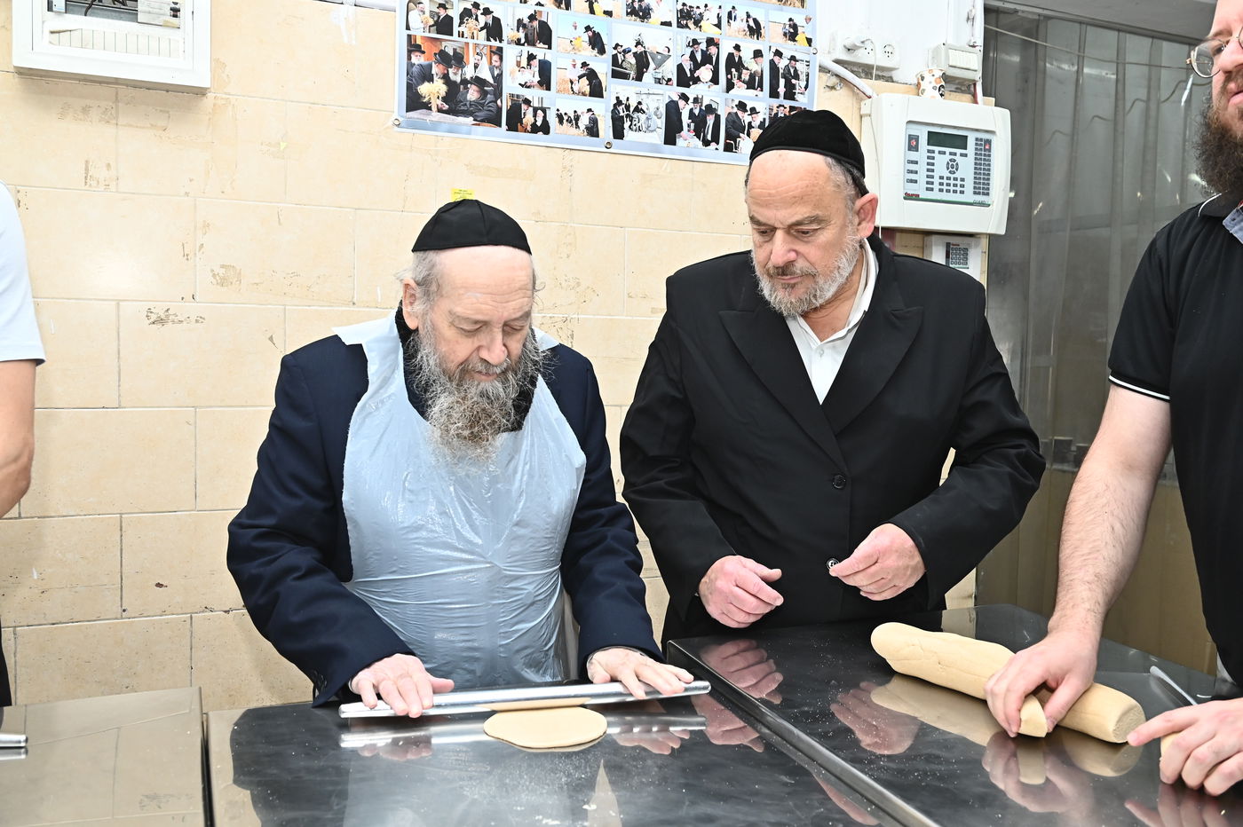 המקובל הגאון רבי דוד בצרי באפיית המצות