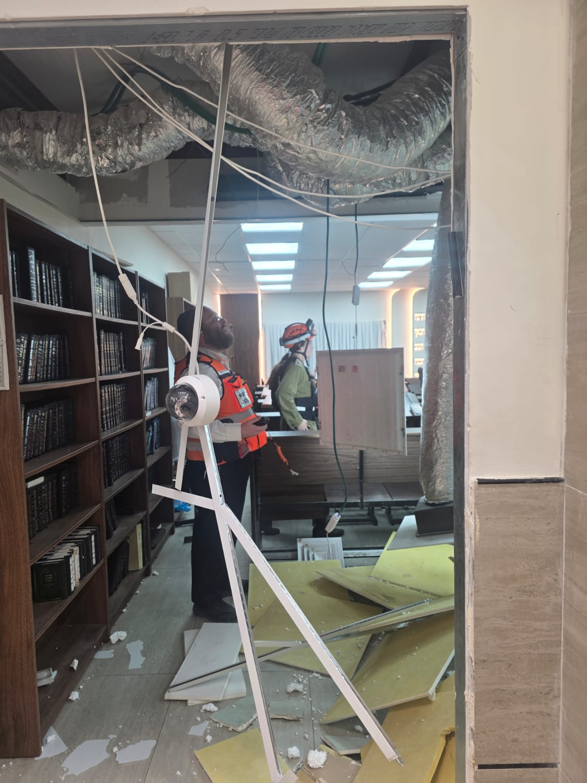 אזעקות מחיפה ועד הדרום | שיגורים מקבילים מאיראן ולבנון | ישראל ממשיכה להכות בטהרן