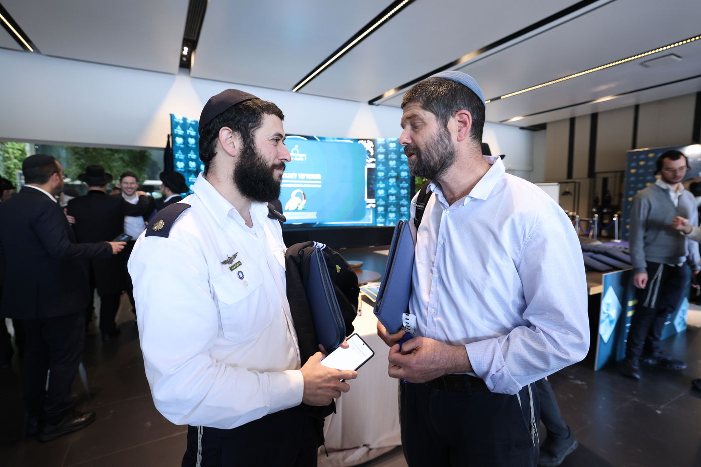 רבנים עורכי חופות בכנס מטעם ארגון 'תכלת' 