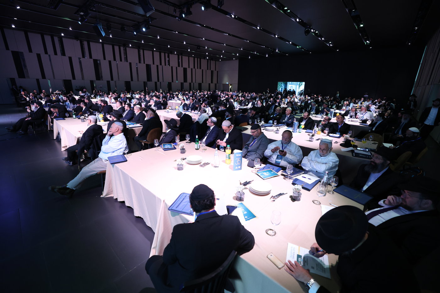 רבנים עורכי חופות בכנס מטעם ארגון 'תכלת' 