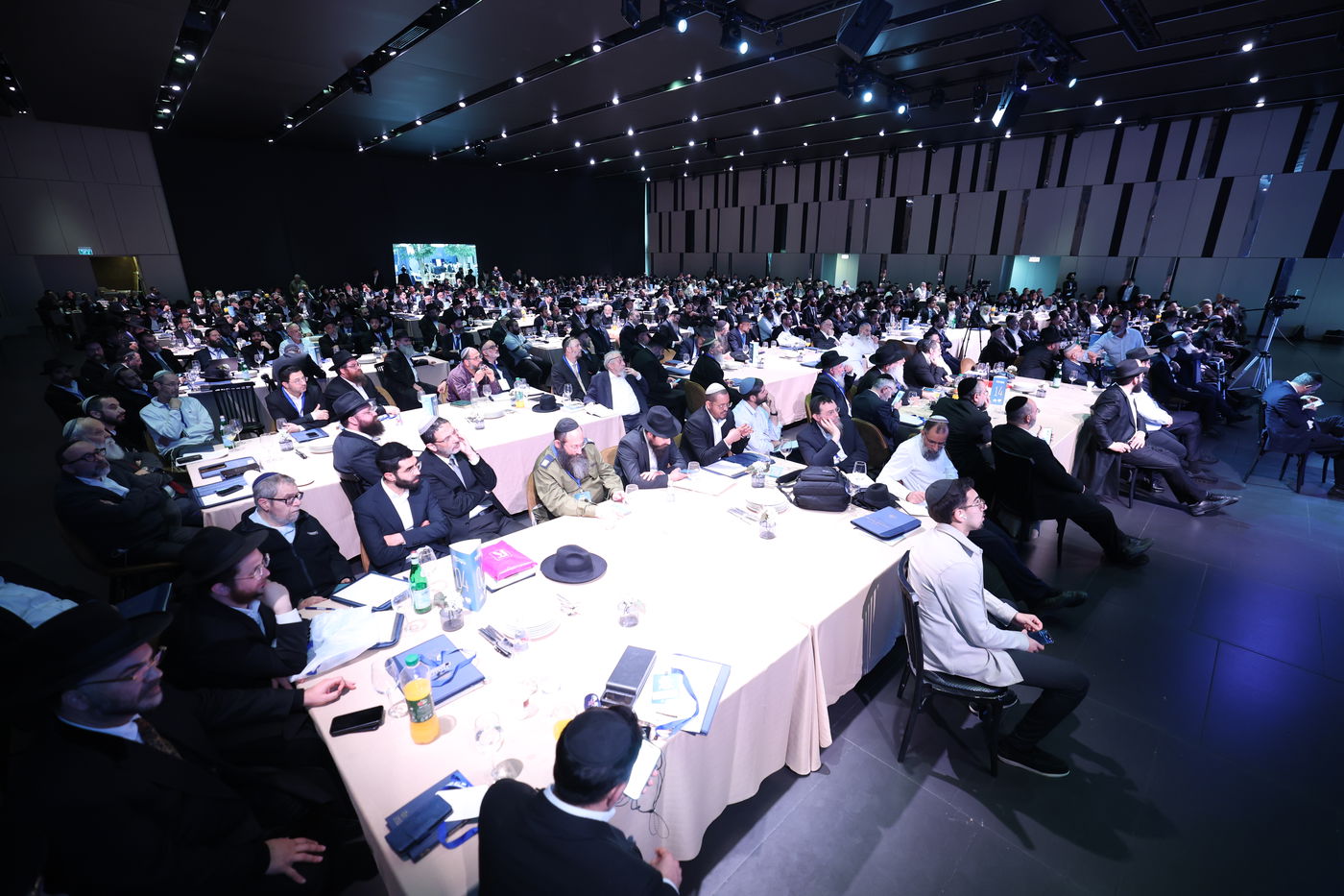 רבנים עורכי חופות בכנס מטעם ארגון 'תכלת' 