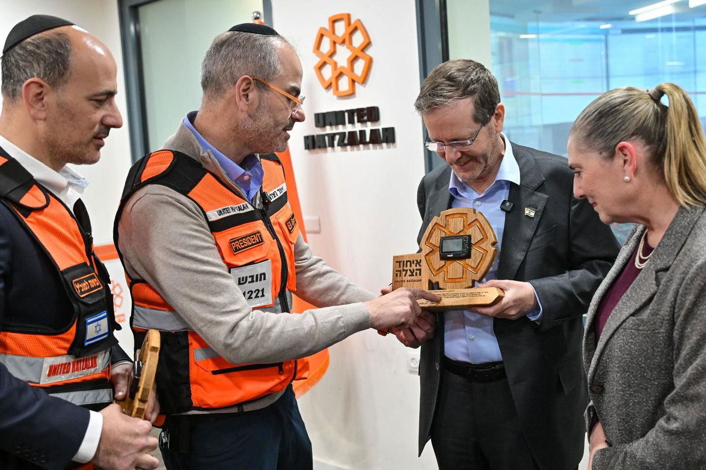 'רואים כאן פסיפס ישראלי מדהים'. גאים להיות חומת המגן האנושית של ישראל."