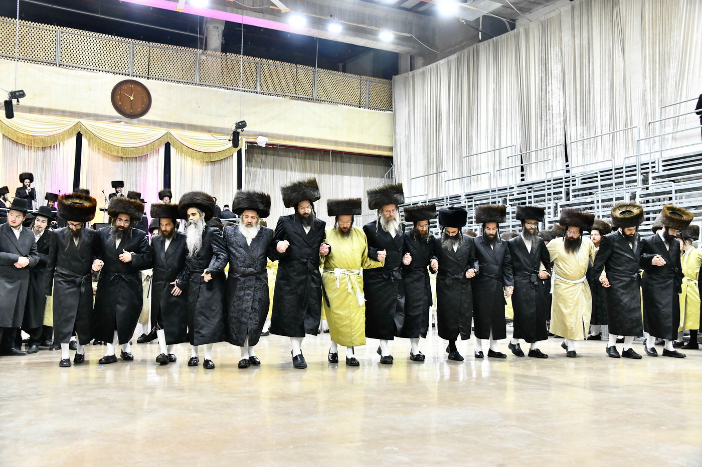 שמחת בית תולדות אברהם יצחק - מאקאווא