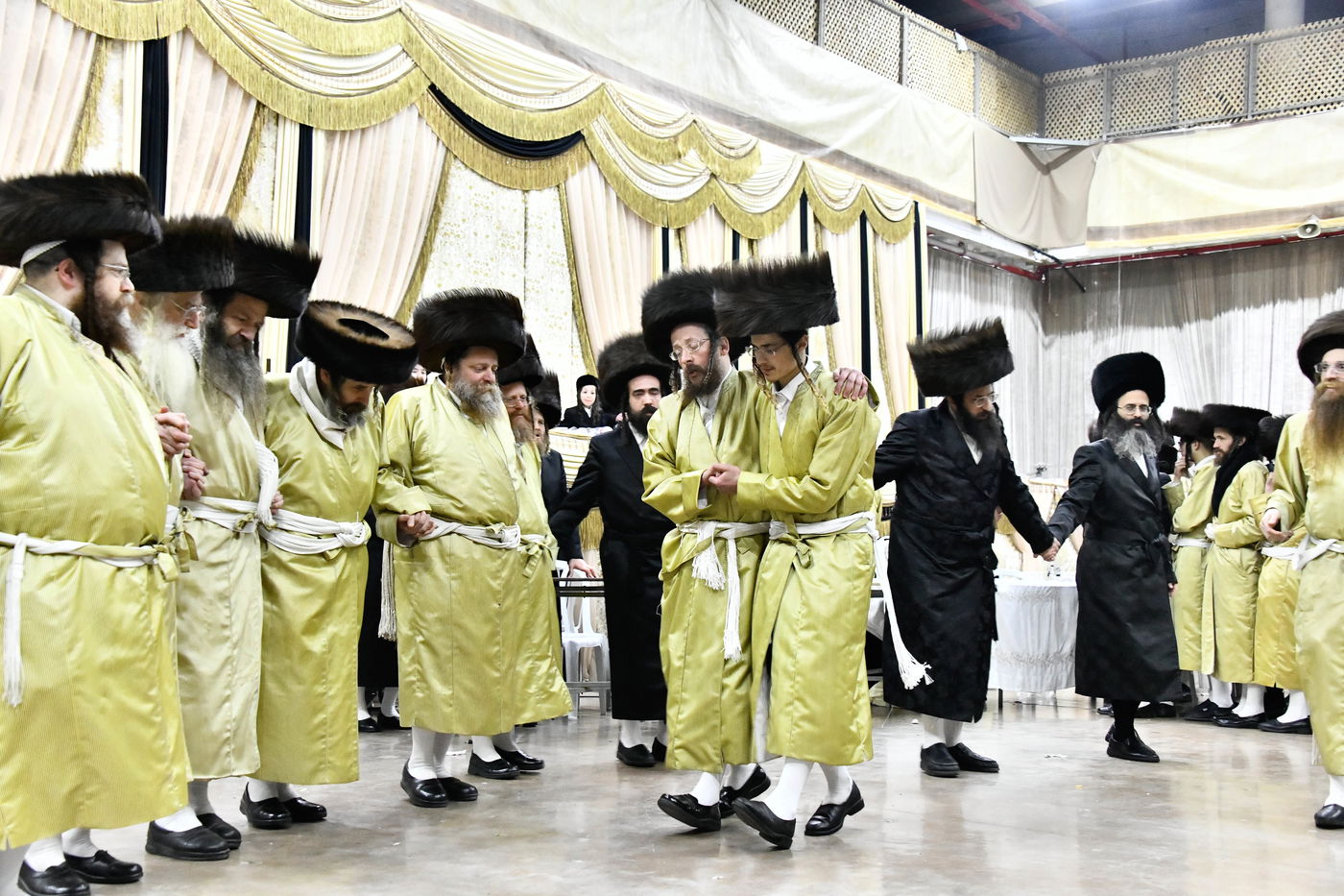 שמחת בית תולדות אברהם יצחק - מאקאווא