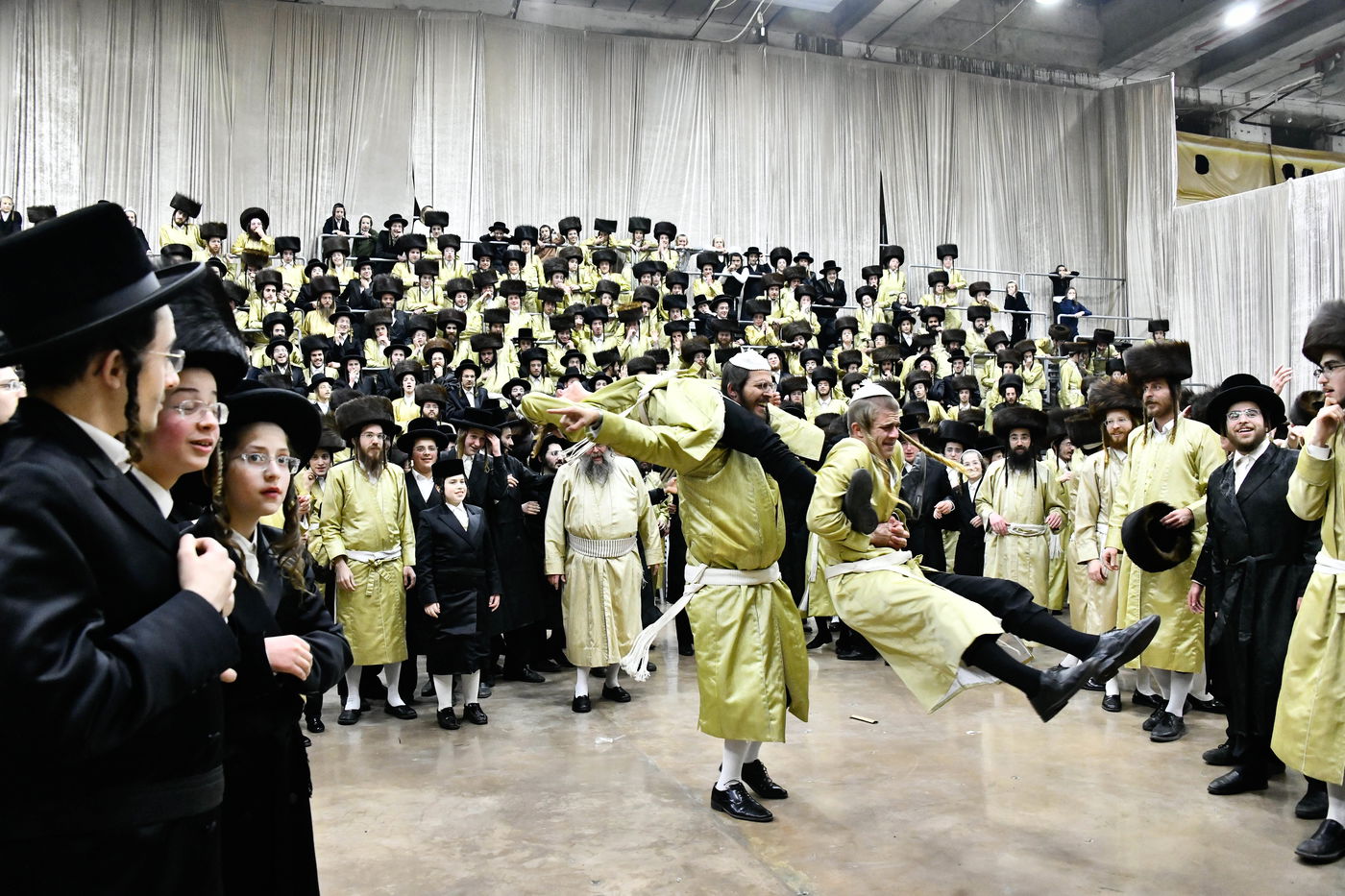 שמחת בית תולדות אברהם יצחק - מאקאווא