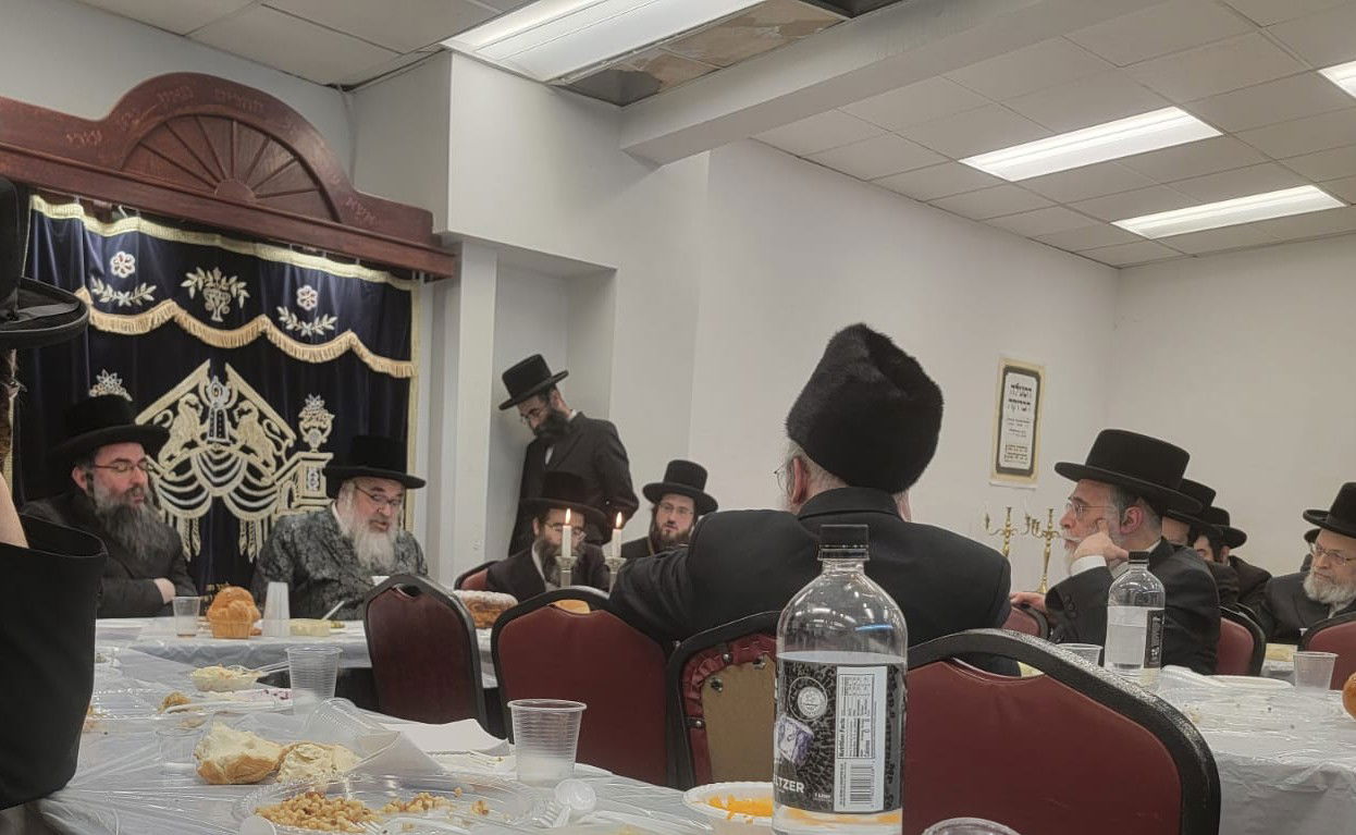 האדמו"ר מויז'ניץ מונטריאול בהילולת דודו זי"ע