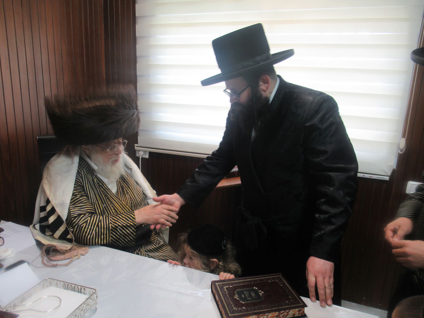 חלאקה לבן אב"ד מאקאווא אלעד