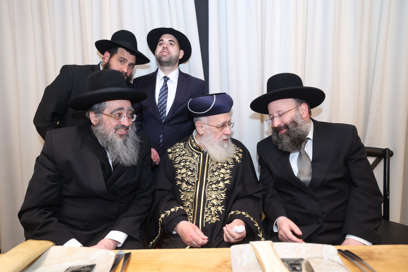 שמחת אירוסי נכדתם המשותפת של הרשל''צים הגר"י יוסף והגרש"מ עמאר