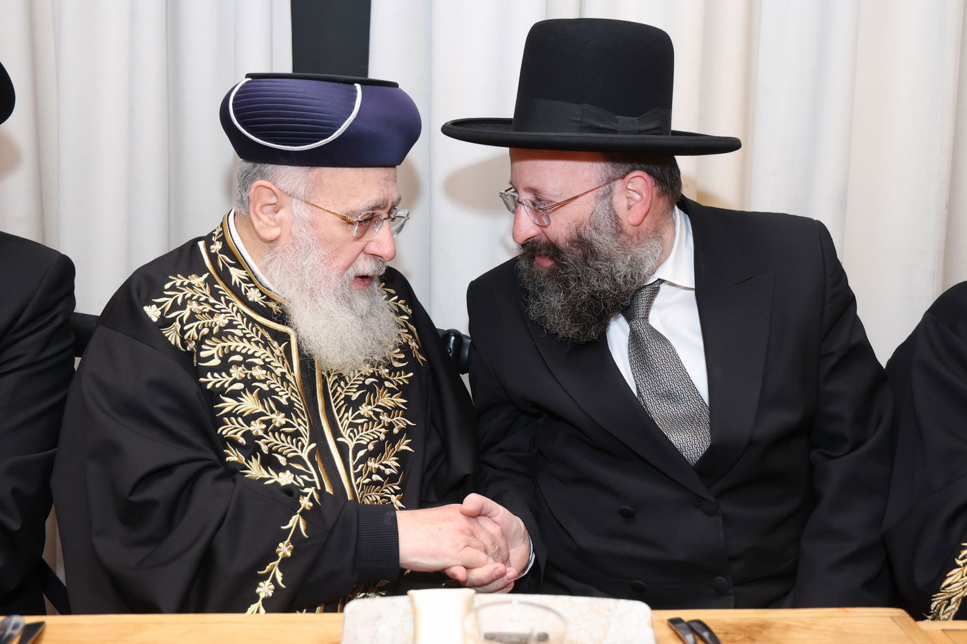 שמחת אירוסי נכדתם המשותפת של הרשל''צים הגר"י יוסף והגרש"מ עמאר