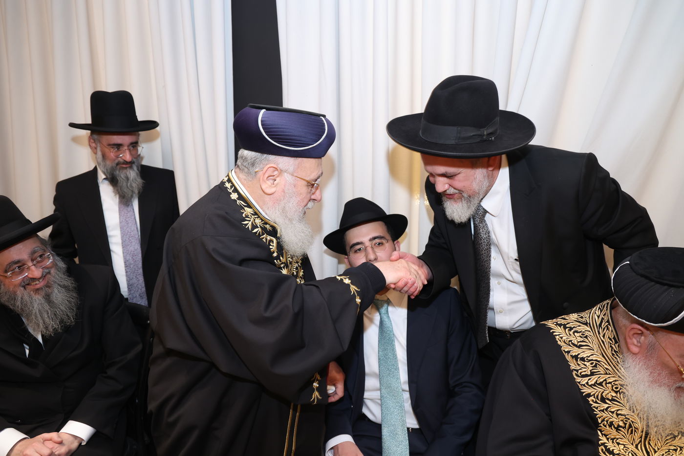 שמחת אירוסי נכדתם המשותפת של הרשל''צים הגר"י יוסף והגרש"מ עמאר