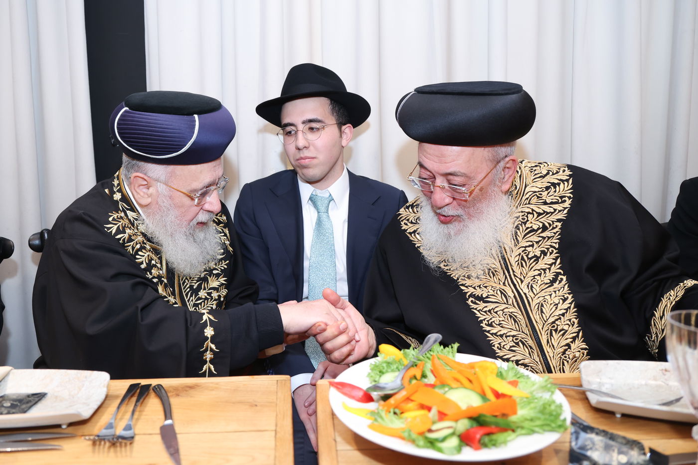 שמחת אירוסי נכדתם המשותפת של הרשל''צים הגר"י יוסף והגרש"מ עמאר