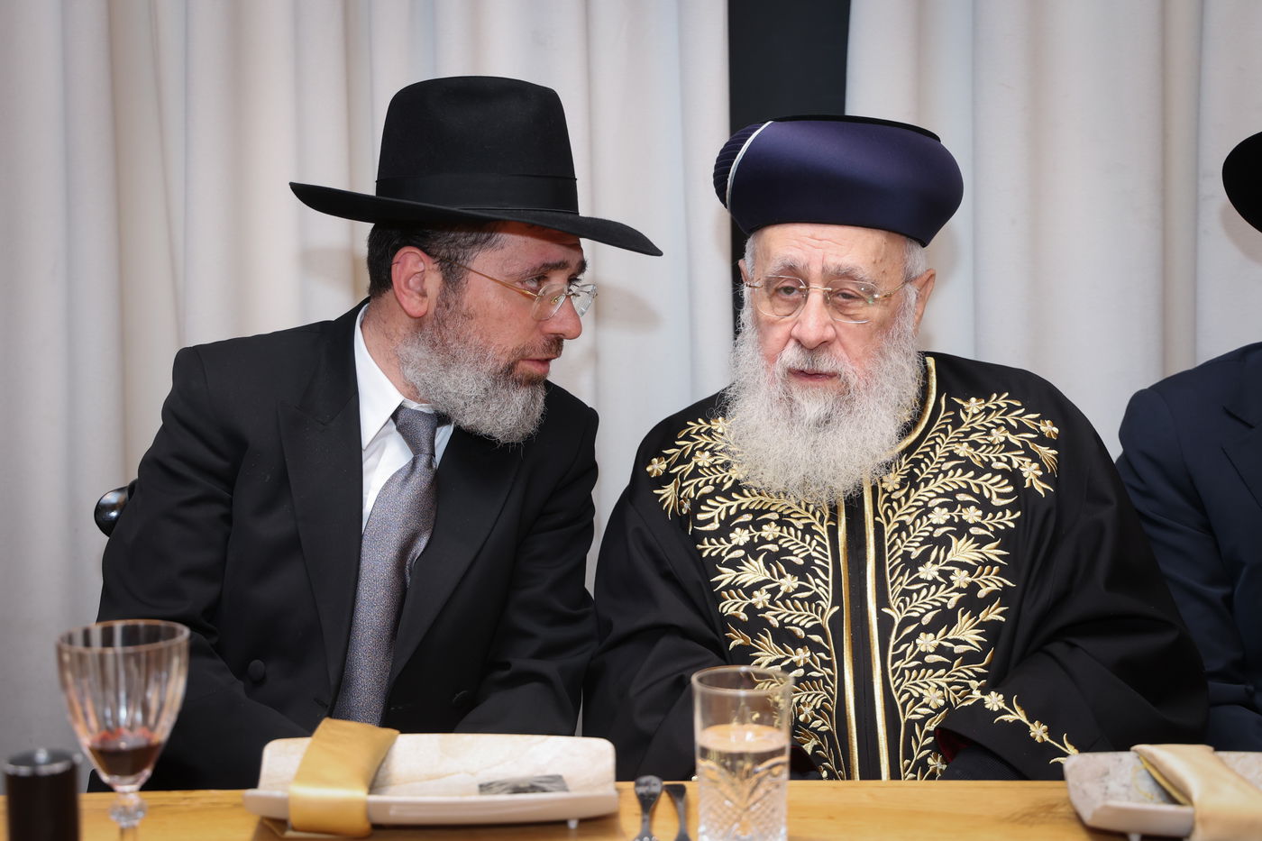 שמחת אירוסי נכדתם המשותפת של הרשל''צים הגר"י יוסף והגרש"מ עמאר