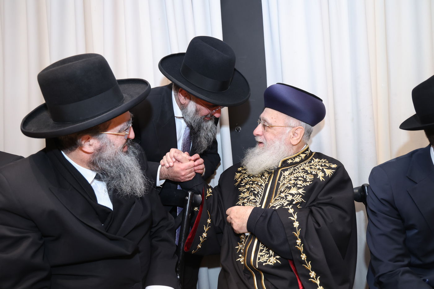 שמחת אירוסי נכדתם המשותפת של הרשל''צים הגר"י יוסף והגרש"מ עמאר