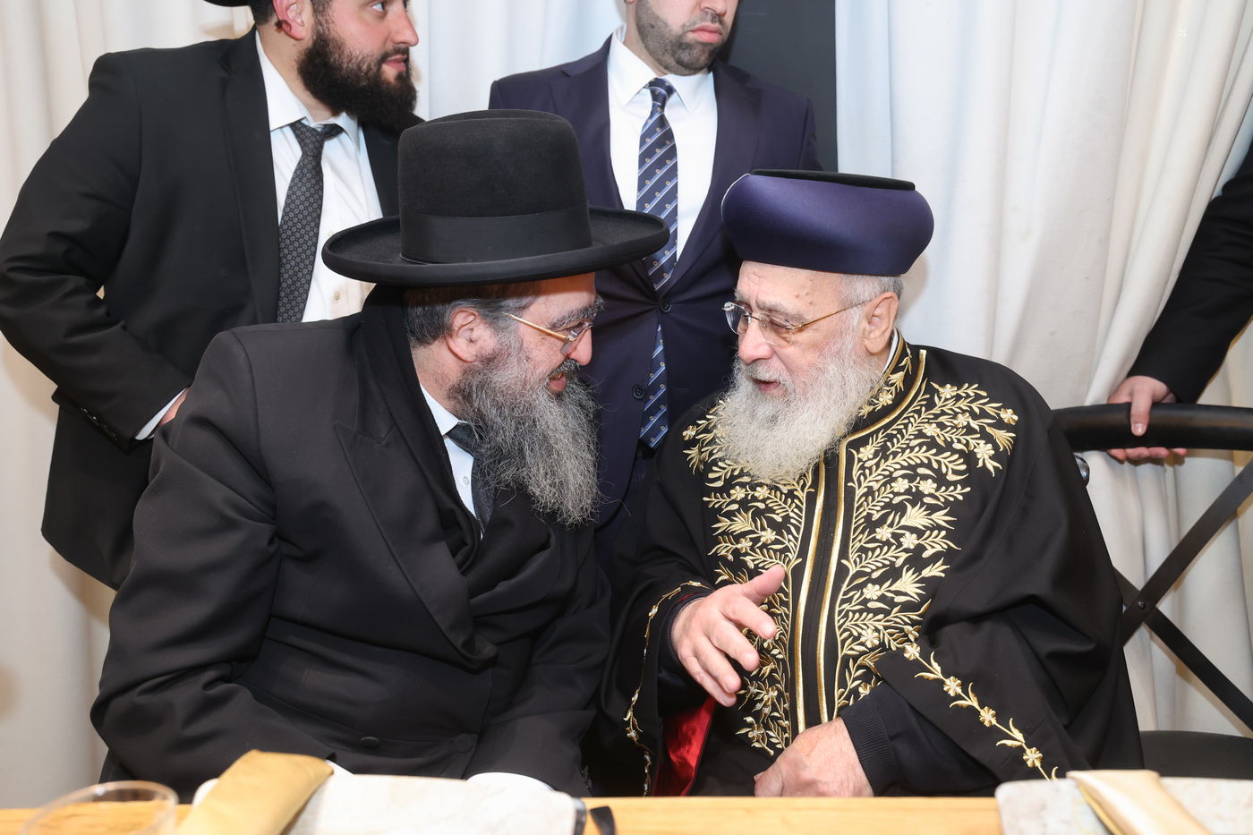 שמחת אירוסי נכדתם המשותפת של הרשל''צים הגר"י יוסף והגרש"מ עמאר