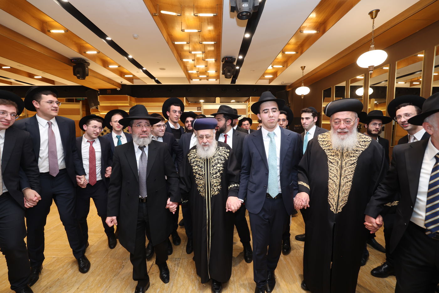 שמחת אירוסי נכדתם המשותפת של הרשל''צים הגר"י יוסף והגרש"מ עמאר