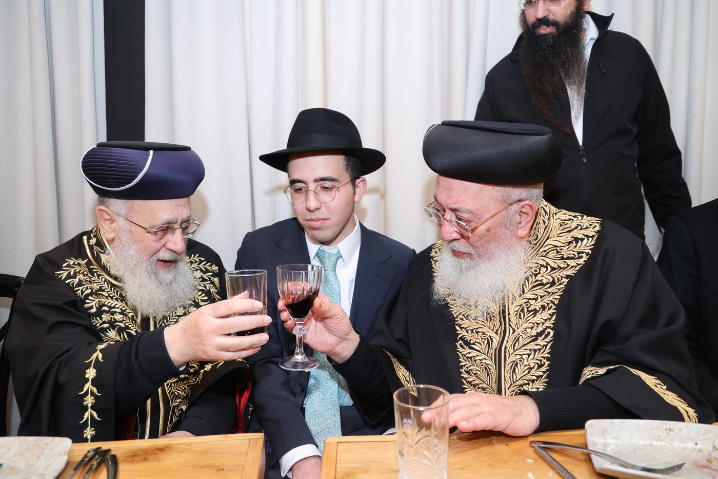 שמחת אירוסי נכדתם המשותפת של הרשל''צים הגר"י יוסף והגרש"מ עמאר