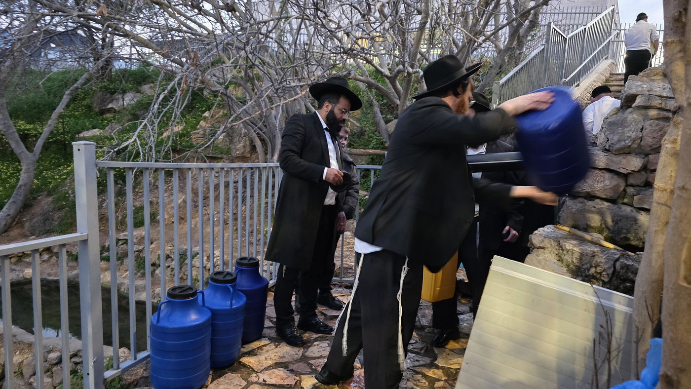 הרה"ג ר' שלום מאיר סיאני בשאיבת מים שלנו