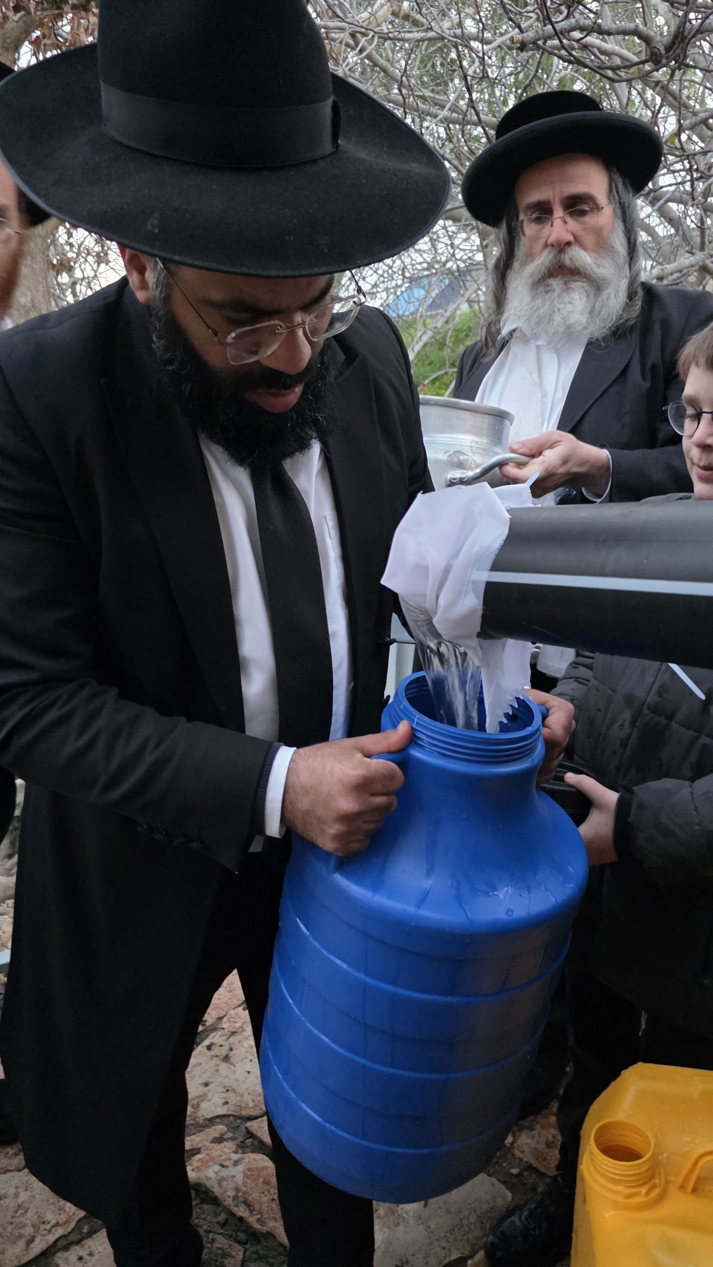 הרה"ג ר' שלום מאיר סיאני בשאיבת מים שלנו