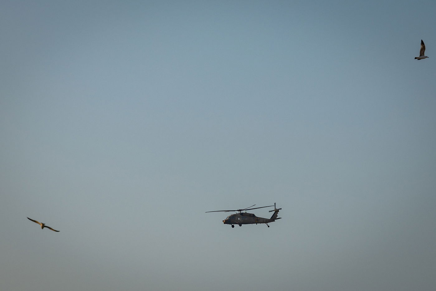 מטוס קרב בתל אביב, אתמול