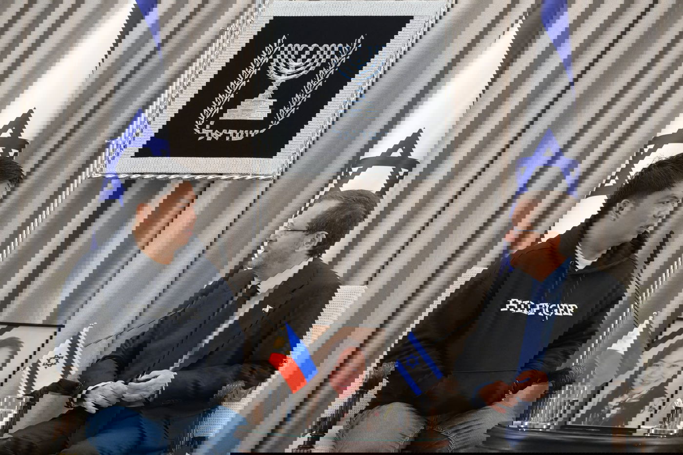 הנשיא בפגישה עם בני המשפחה