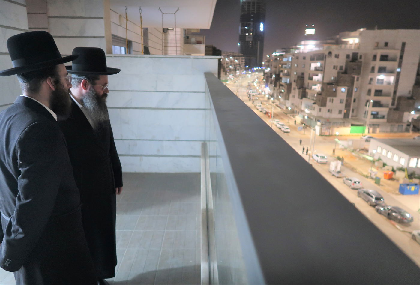 הגר"ז זילברשטיין בביקור במתחם הסופרים