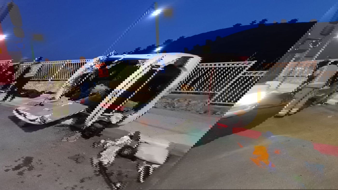 זירה מחרידה: הנהג איבד שליטה ונהרג במקום, הרכב התהפך על הצד