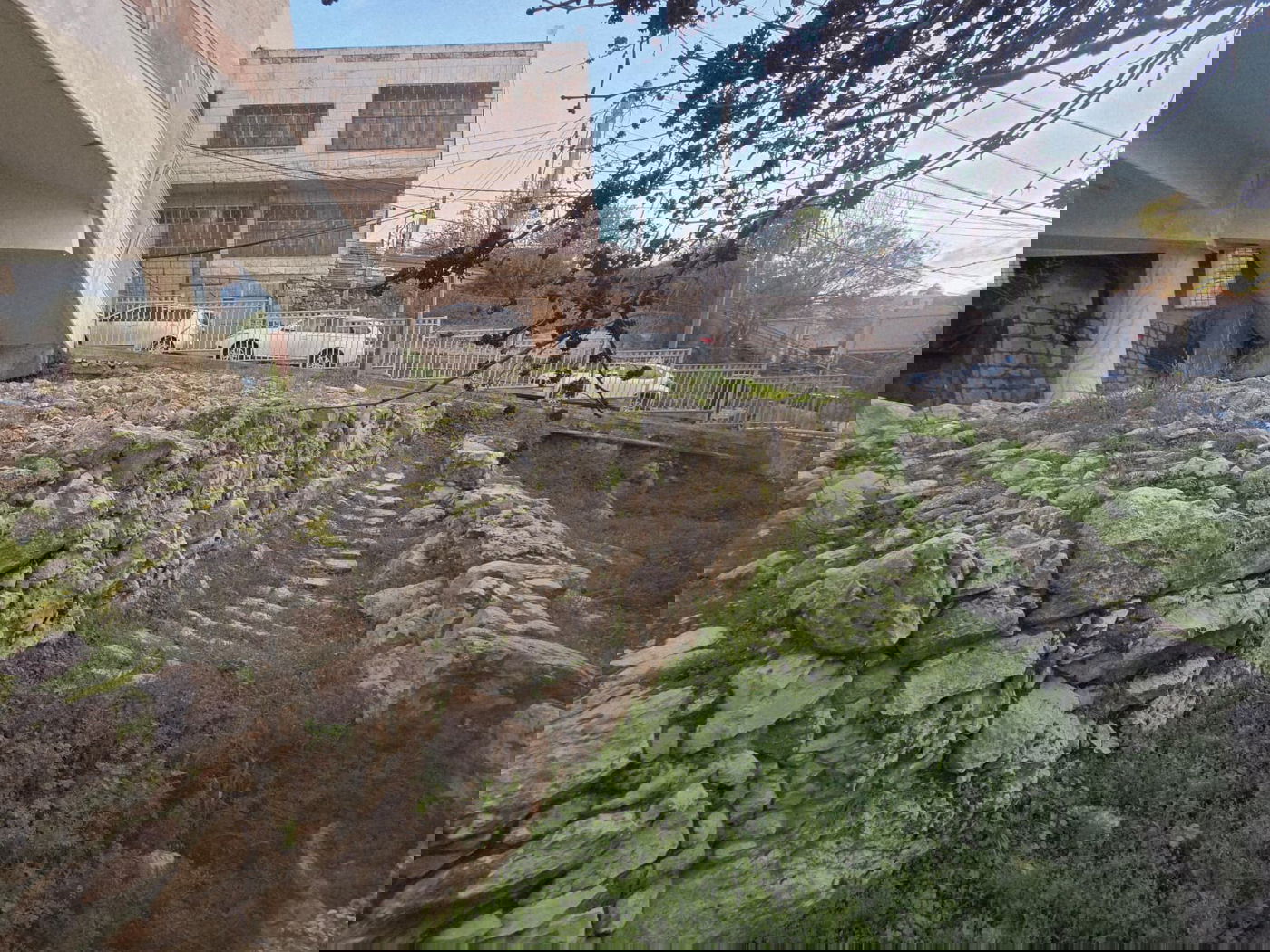 שרידי שער עפרון החיטי בתל חברון המקראי