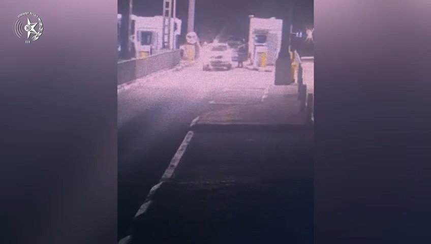 מנסה להימלט מהכוחות