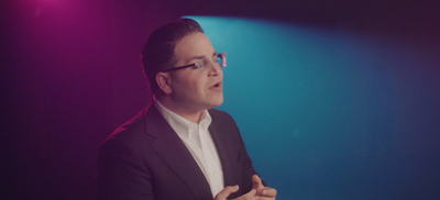 בשיא המלחמה: אבי אילסון בסינגל חדש ועוצמתי - “בזכותם”