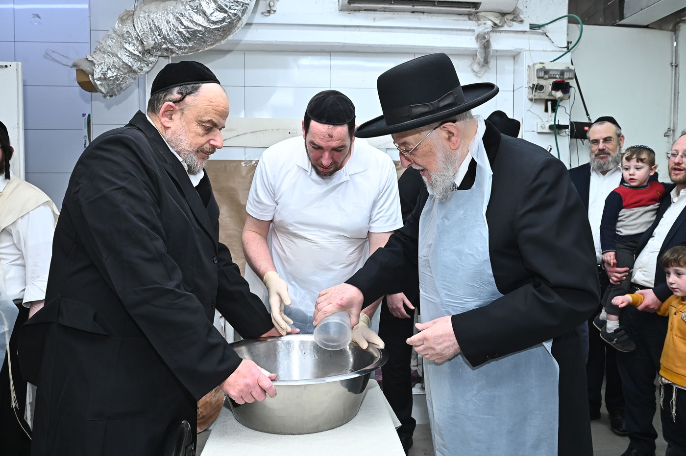 הגרי"מ לאו באפיית מצות