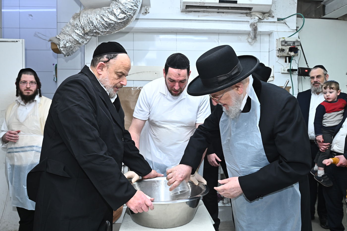 הגרי"מ לאו באפיית מצות