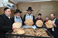 הגרי"מ לאו באפיית מצות