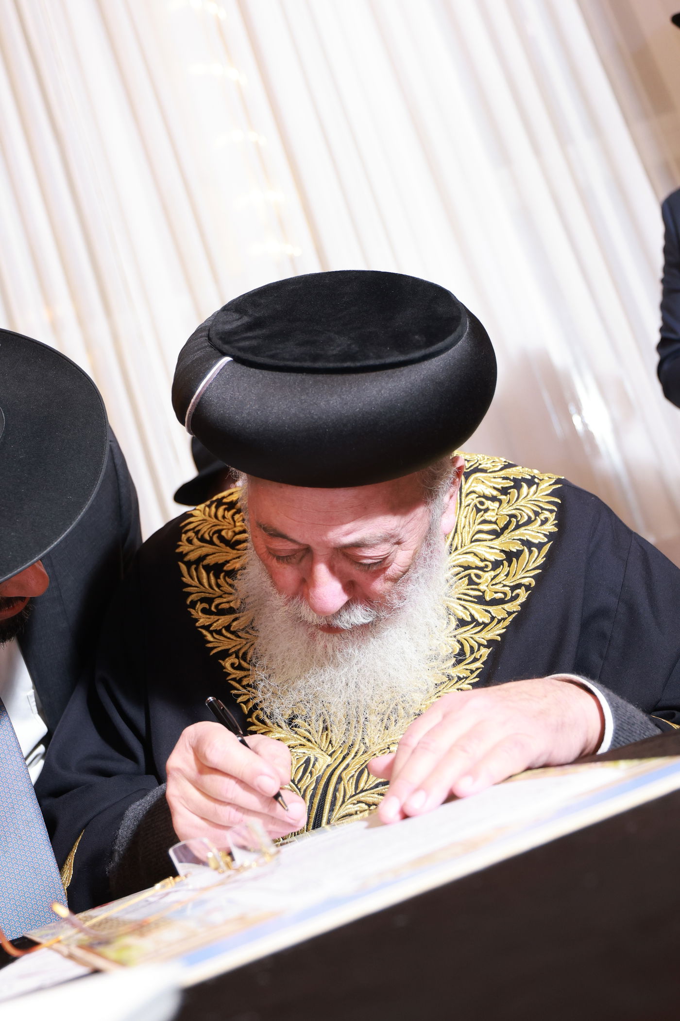 שמחת נישואי נכד הגאון רבי יצחק כהן