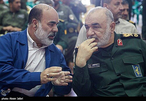 מוחמד כרמי, משמאל